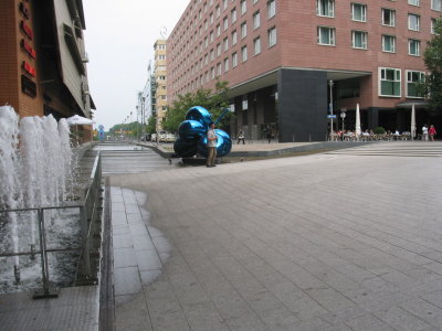 water_at_potsdamer_platz_-_berlin_07