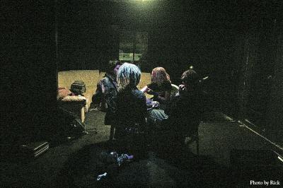 At the Roc003_001.jpg
