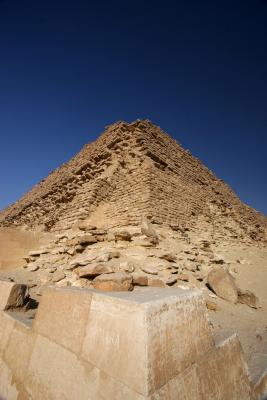 Extreme angles, Saqqara
