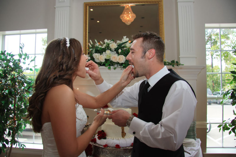 FEEDING CAKE