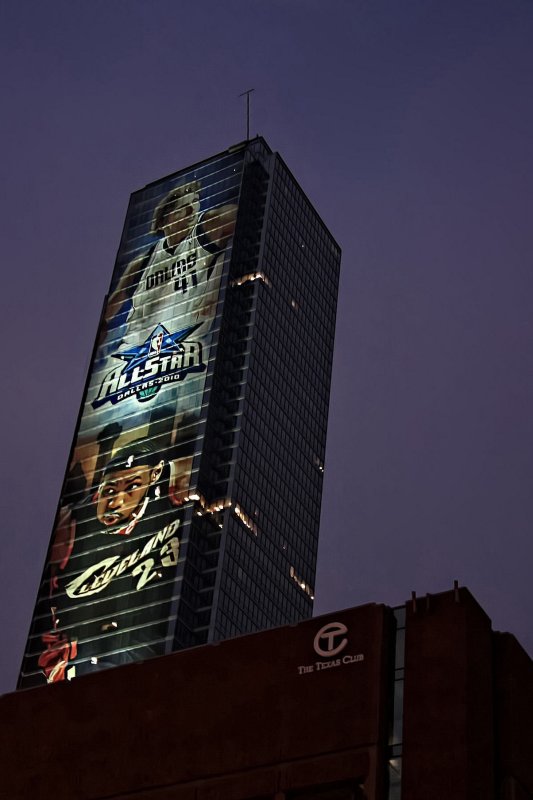 BANNER ON A SKYSCRAPER