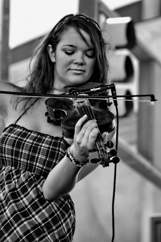FIDDLIN AROUND
