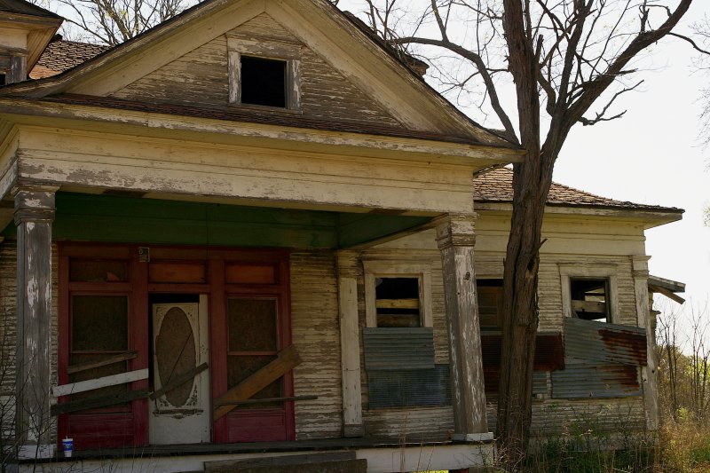 OLD HOUSE BEHIND DAIRY QUEEN