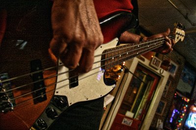 PLAYING THE BASS GUITAR