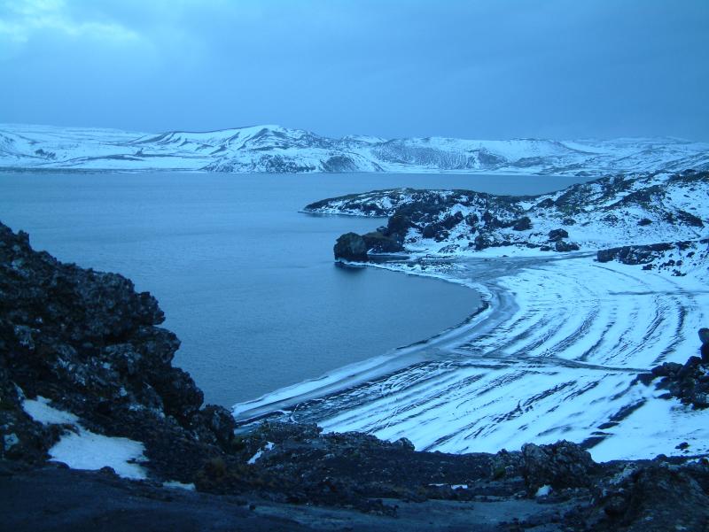 Kleifarvatn is not very hospitalble during middle of winter