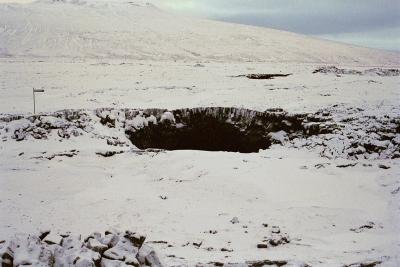 The entrance to the cave Surtshellir