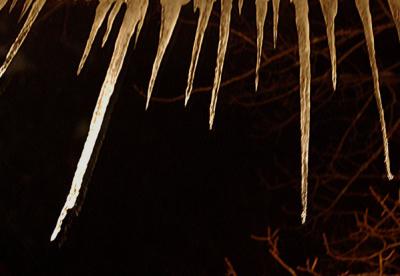 icicle light play