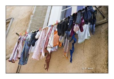 Vieil Antibes : A la fentre - on the window