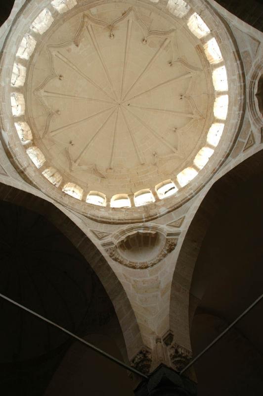 Şanlıurfa at Yeni  Fırfırlı Mosque 3803.jpg