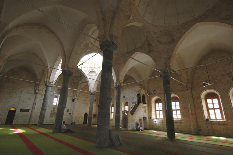 Şanlıurfa at Yeni  Fırfırlı Mosque 3808.jpg