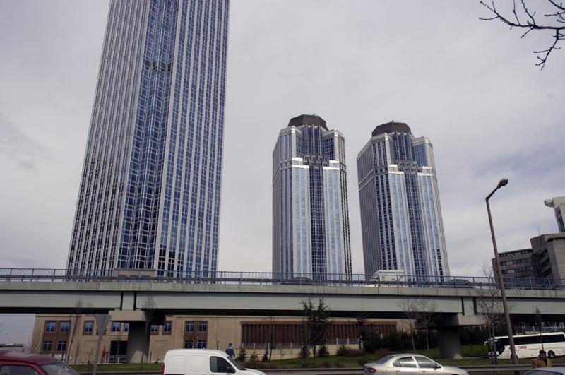 Istanbul Levent Walk 0735.jpg