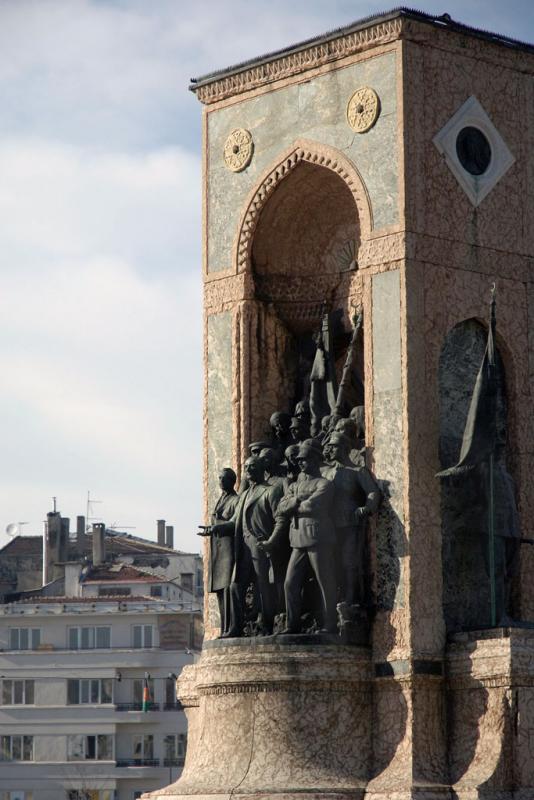 Istanbul Levent Walk 0779.jpg