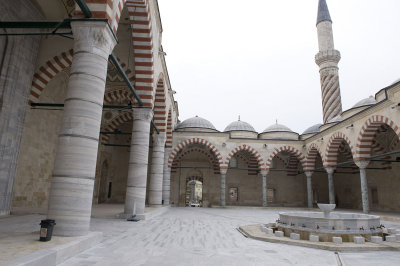 Courtyard of Üç Şerefeli Mosque