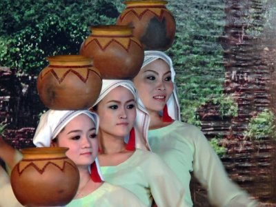  Dancers at the Cham Towers