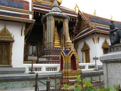  Phra Kaew is an architectural wonder of gleaming jehdii (stupas) seemingly buoyed above the ground,