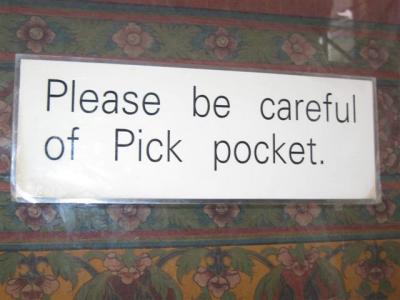 sign to tell you to be careful of pick pocket