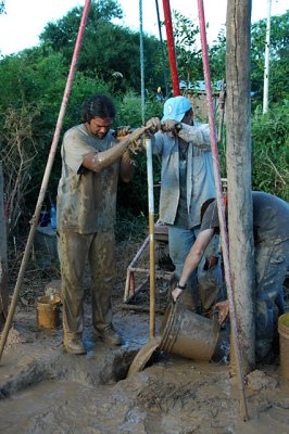 Drilling a water well in Pozo Verde