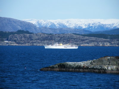 KS Norge i Hjeltefjorden oest av Rongesundet