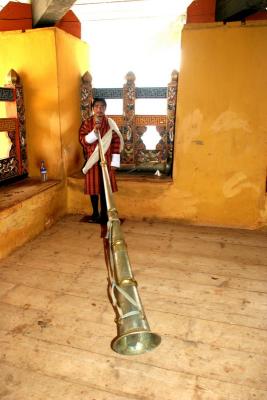 Kephel with instrument