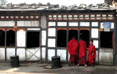 shopping monks