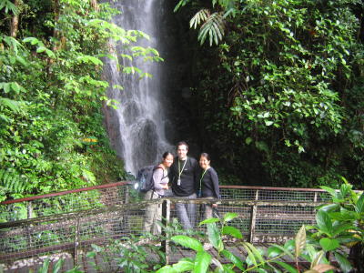 Meet my hiking partners...the famous Hung's sisters...Irene and Priscilla!!!!