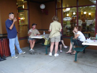 085 Scavenger Hunt at Outlets Aug 2006 11.jpg