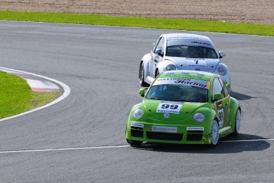 Peter Lettinga leading Steve Dorrell around Abbey