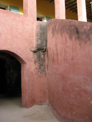 073 Slave house.jpg