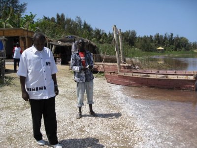 528 Abese with vendor at pink lake.jpg