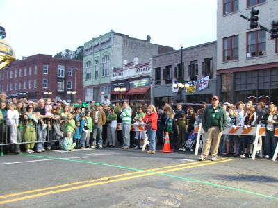 ...and grows to a record crowd