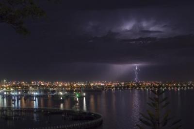 Lightning_20_01_06_01 copy.jpg
