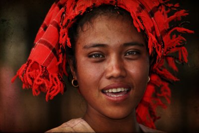 Market girl in Inle Lake