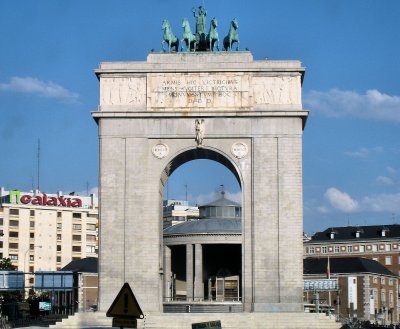 Monument 3
