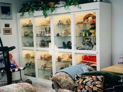 Mary - Display Cabinets