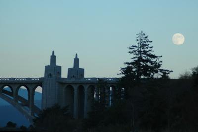 Moonface oversees Bridge