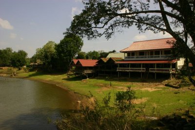 Sisapeth guesthouse, Tat Lo