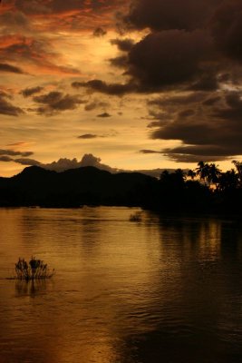 Sunset on Don Khon - 4000 islands