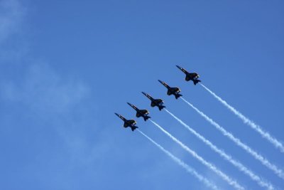 Chicago Air and Water Show 2008 - Blue Angels - Five in a row