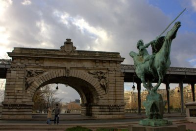 Bir-Hakeim Arch, Paris, France