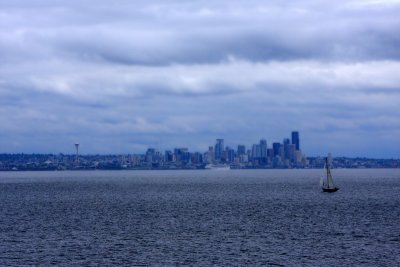 Gloomy clouds never scare Seattle
