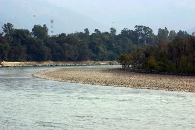 The Ganga winds through Rishikesh, Uttaranchal, India