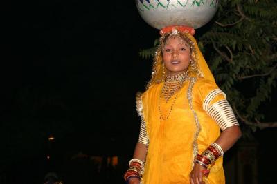Pot dancer, Choki Dhani