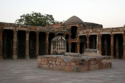 Tomb in the middle, Quwwat Islam Masjid, Qutb Minar, Delhi