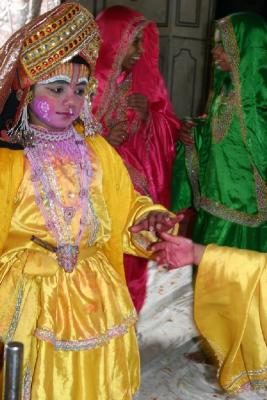 Child artists, Durgiana Temple, Amritsar, Punjab