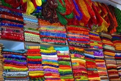 Bazaars of Jaipur, Sarees galore