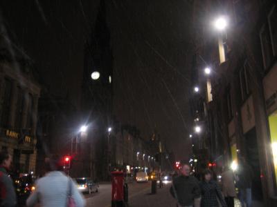 stroll combine snow on The Royal Mile Street