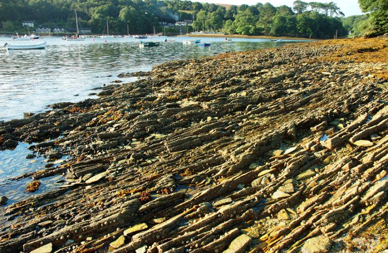 Rock lines2 Helford.jpg