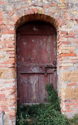 Doorway in Pienza.jpg