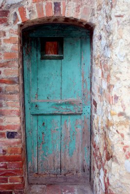 doorway in Petroio.jpg