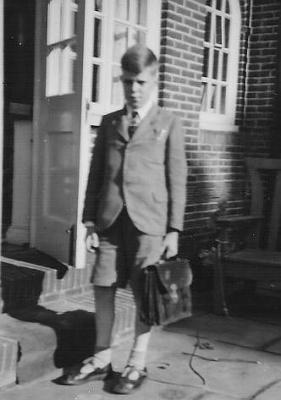 1951-Robert to school
